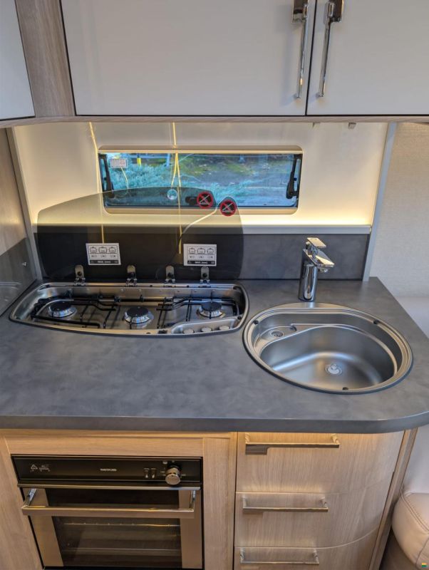 Kabe Royal 560 GLE KS