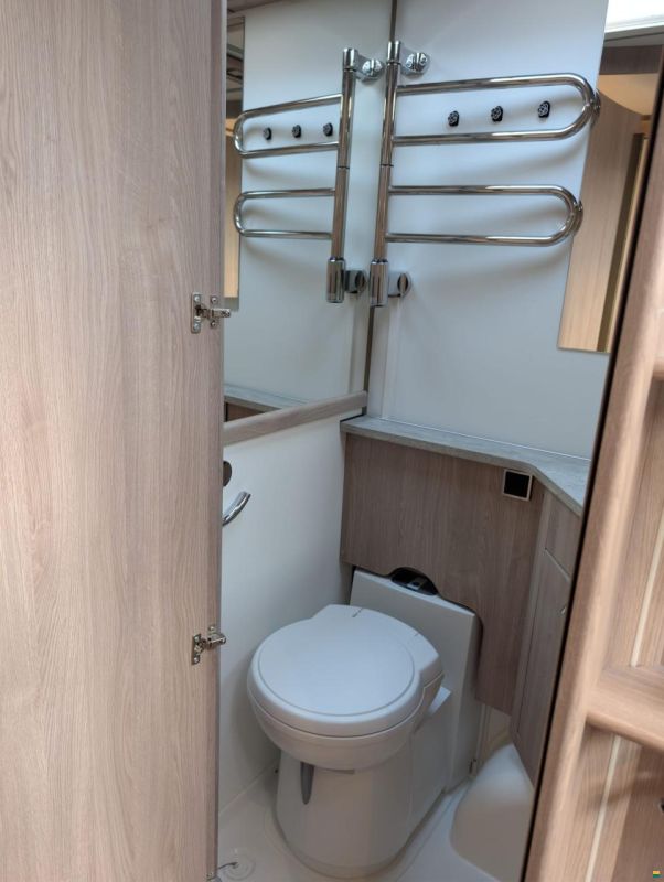 Kabe Royal 560 GLE KS