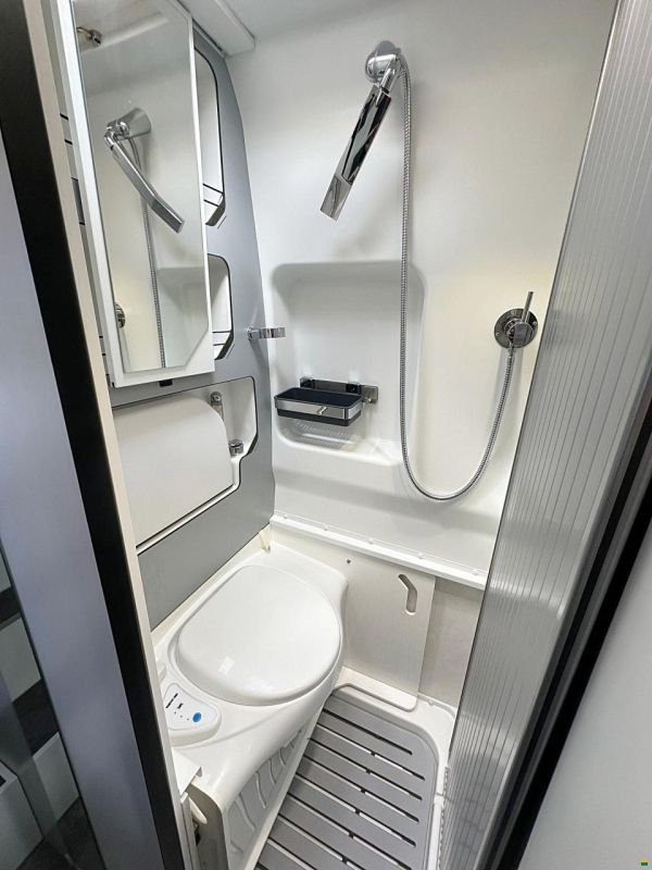 Pilote V 630 J 2.2 9G-AUTOMAT MJ