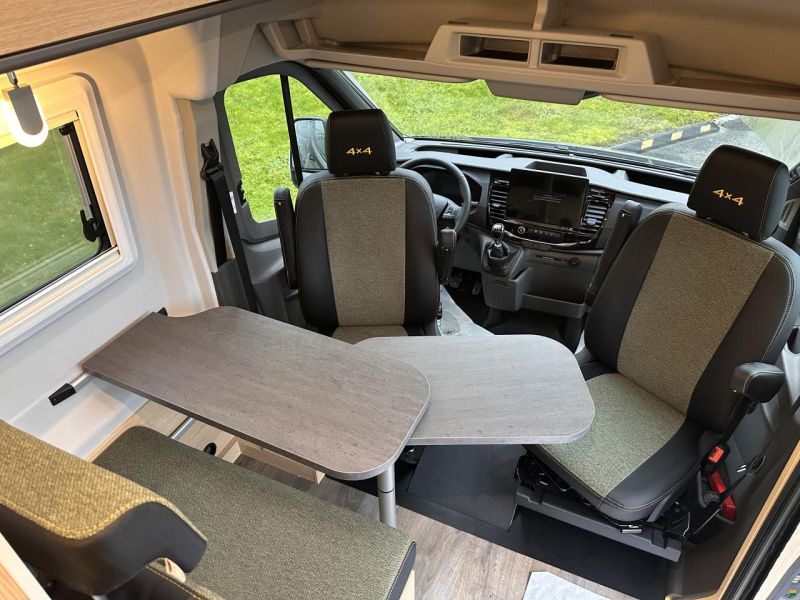 Sunlight Cliff 590 4x4