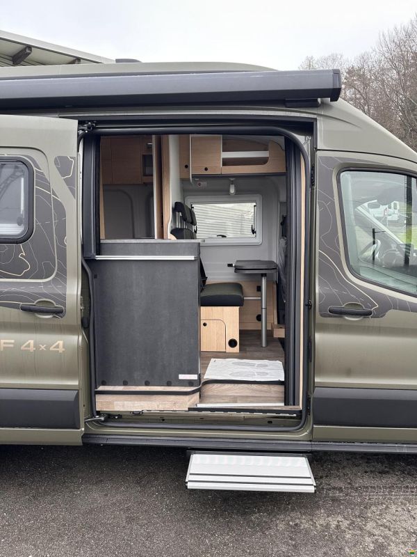 Sunlight Cliff 590 4x4