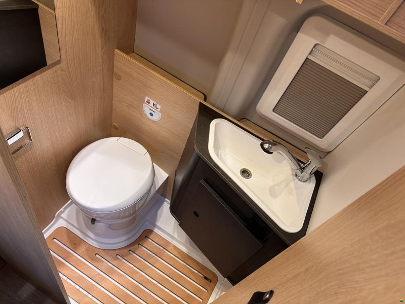 Sunlight Cliff 590 4x4