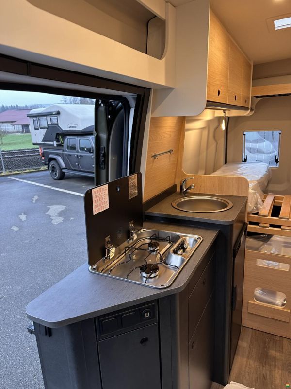 Sunlight Cliff 590 4x4