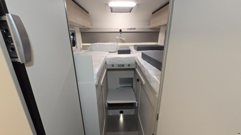 LMC Tracer V 670 - MJ2026