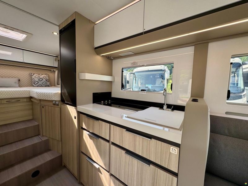 Adria Compact DL 60 Y Selection