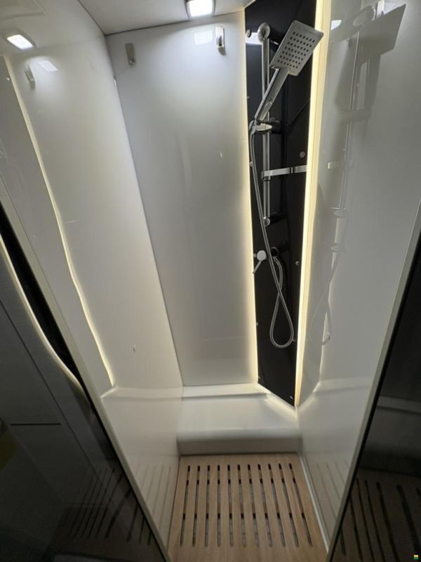 Challenger 380 Graphite Premium Ford