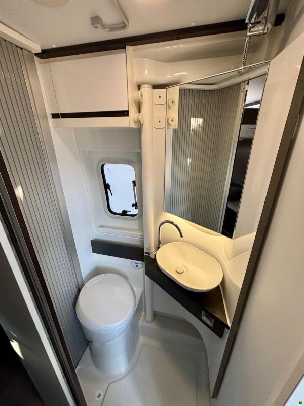 Adria Twin suprême 600SX