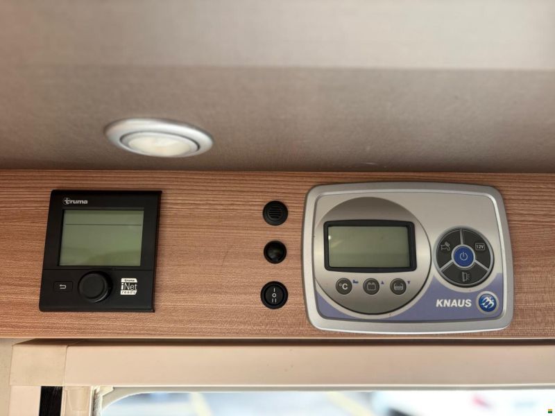 Knaus Sky Ti 700 MEG Silver Selection