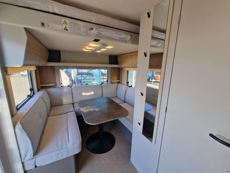 Bürstner Averso Plus 520 TK B66