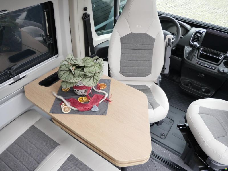 Adria Twin 640 SGX 60 Y