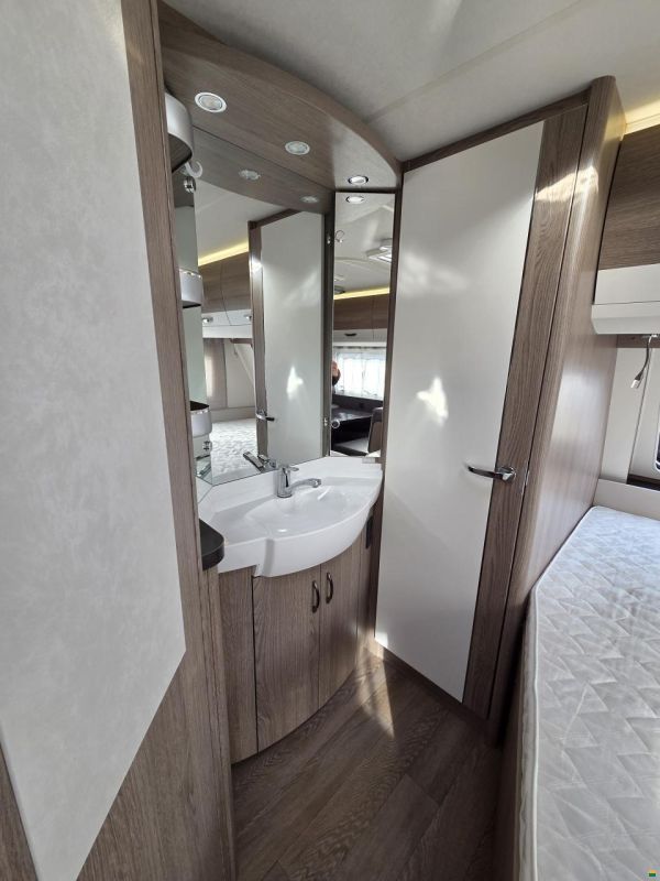 Hobby 720 UKFe Prestige