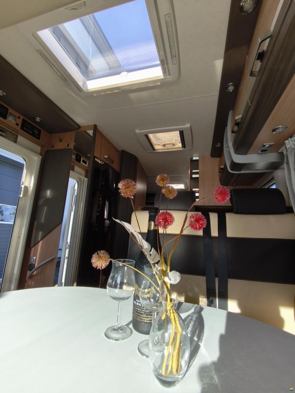 Knaus Sky I 740 LEG mit Einzelbett, Hubbett!