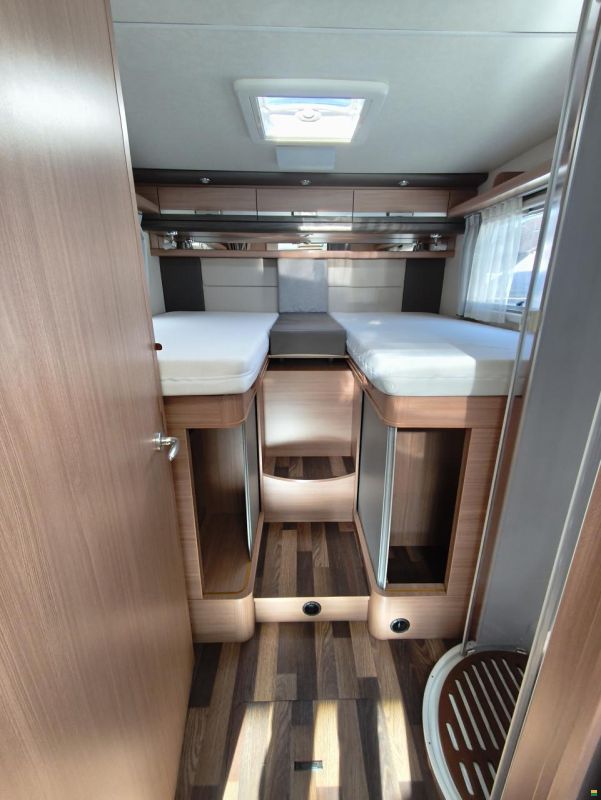 Knaus Sky I 740 LEG mit Einzelbett, Hubbett!