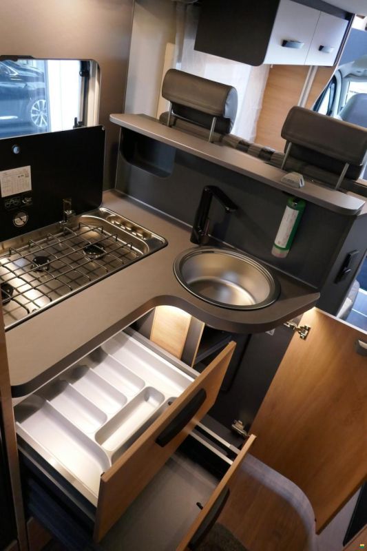 Knaus Live Wave 700 MEG Platinum Selection