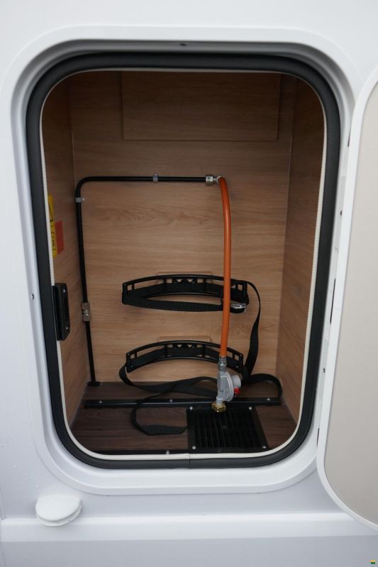 Knaus Live Wave 700 MEG Platinum Selection