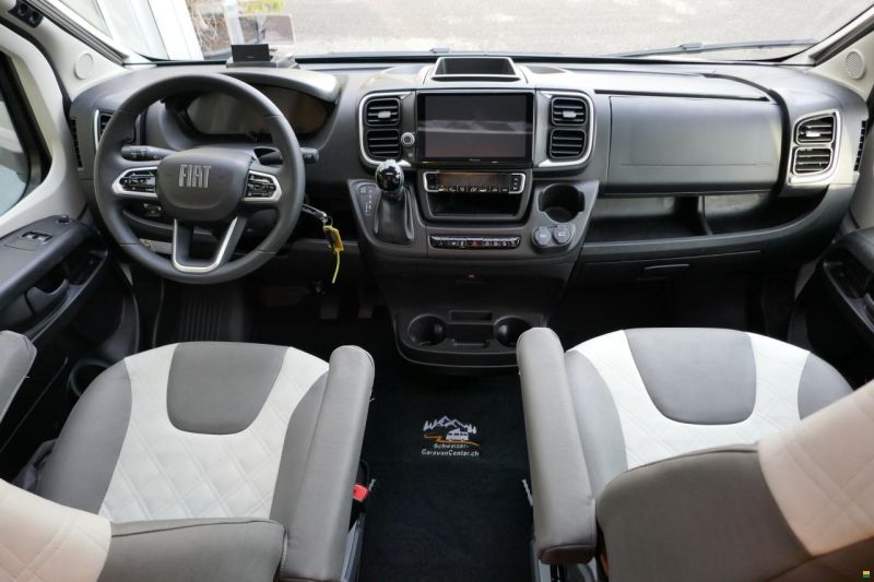 Knaus Live Wave 700 MEG Platinum Selection