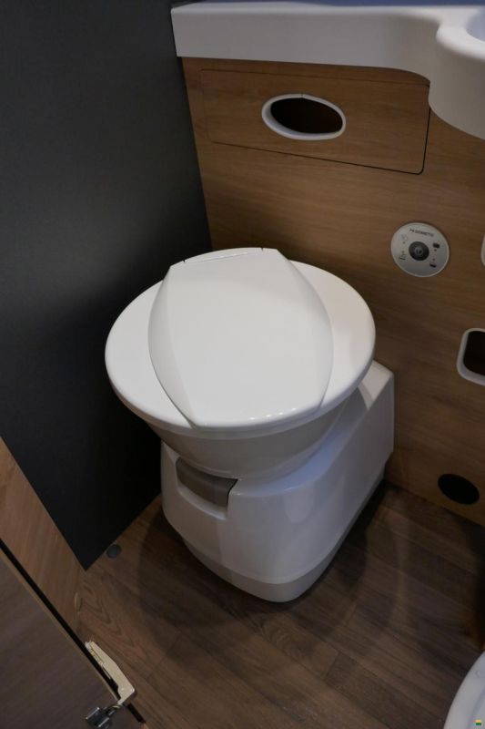 Knaus Live Wave 700 MEG Platinum Selection