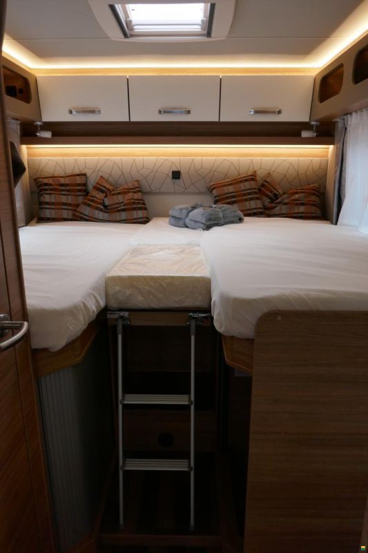 Weinsberg CaraSuite 700 MEG