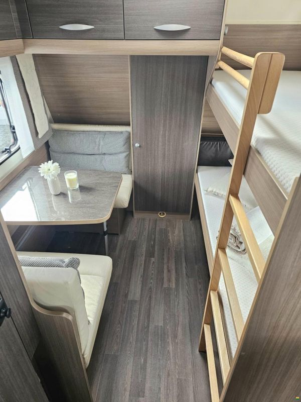 Bürstner Premio Plus 510tk mit Hubbett!