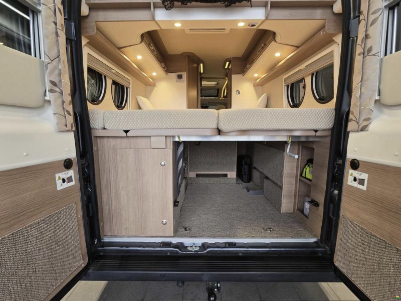 Malibu VAN GT 640 CHARMING AUTOMAT MJ 180