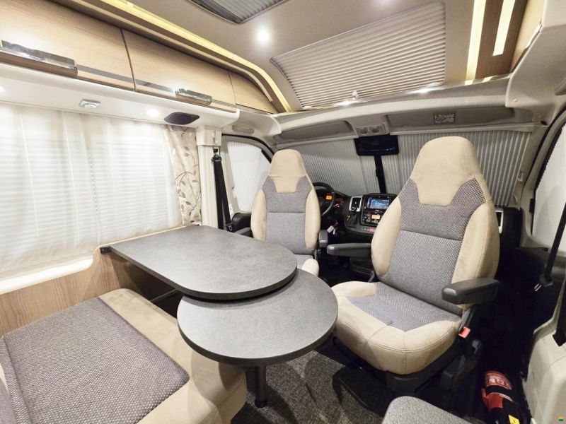 Malibu VAN GT 640 CHARMING AUTOMAT MJ 180