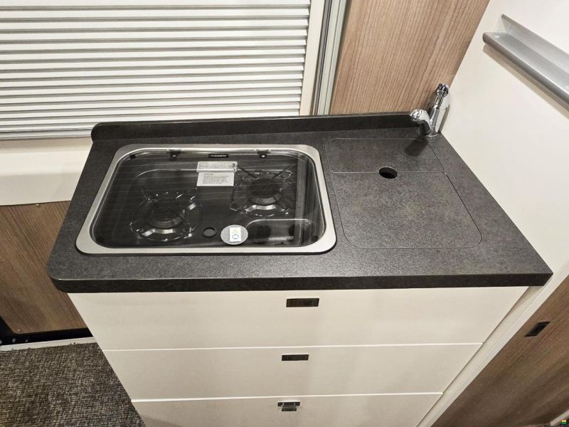 Malibu VAN GT 640 CHARMING AUTOMAT MJ 180