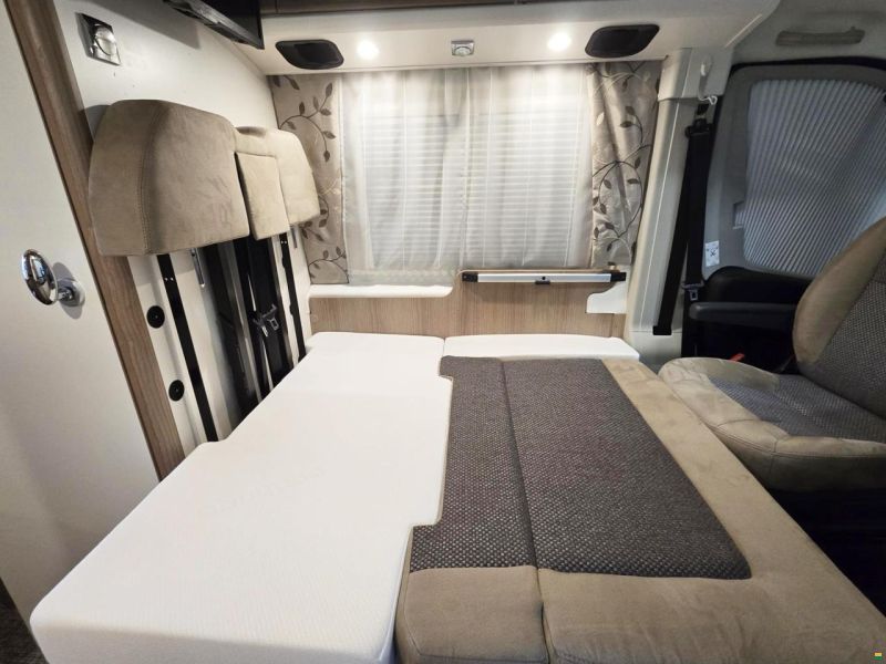 Malibu VAN GT 640 CHARMING AUTOMAT MJ 180