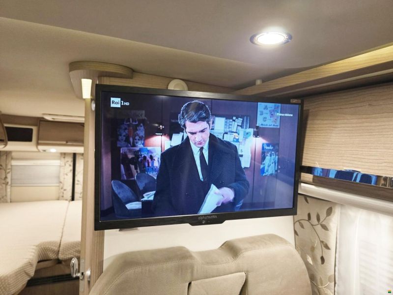 Malibu VAN GT 640 CHARMING AUTOMAT MJ 180