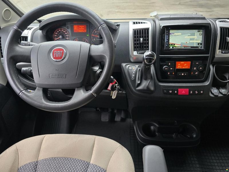 Malibu VAN GT 640 CHARMING AUTOMAT MJ 180