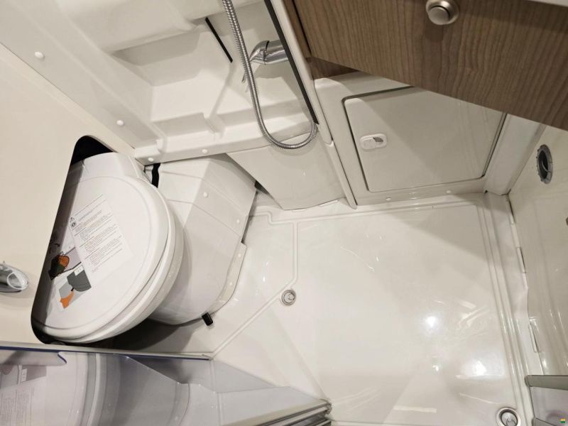 Malibu VAN GT 640 CHARMING AUTOMAT MJ 180