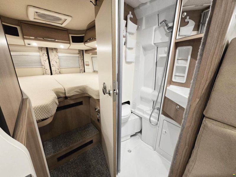 Malibu VAN GT 640 CHARMING AUTOMAT MJ 180