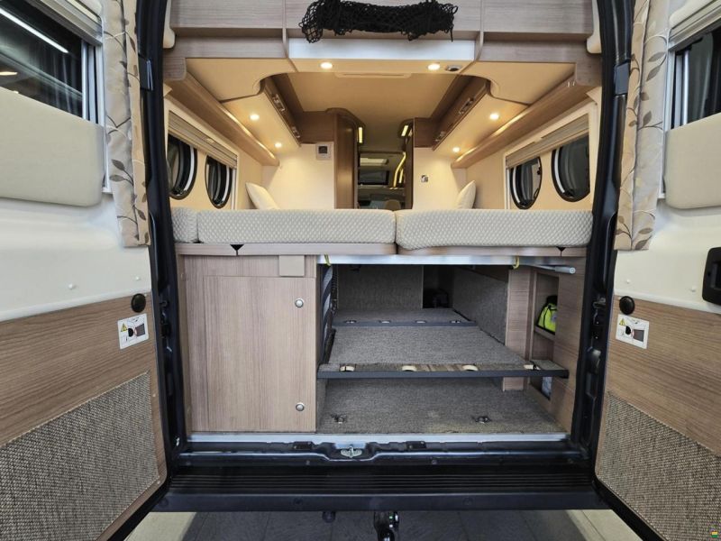 Malibu VAN GT 640 CHARMING AUTOMAT MJ 180