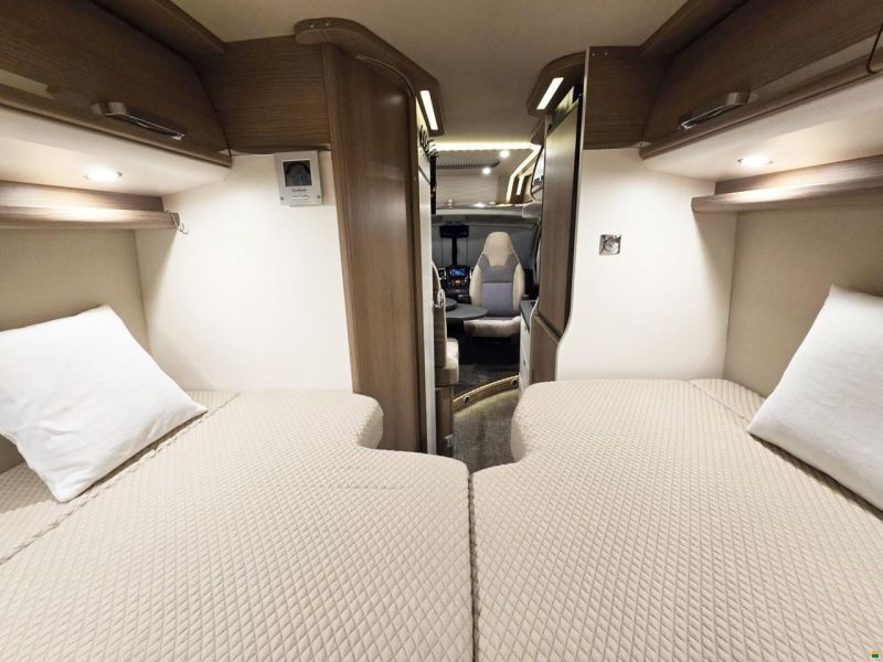 Malibu VAN GT 640 CHARMING AUTOMAT MJ 180