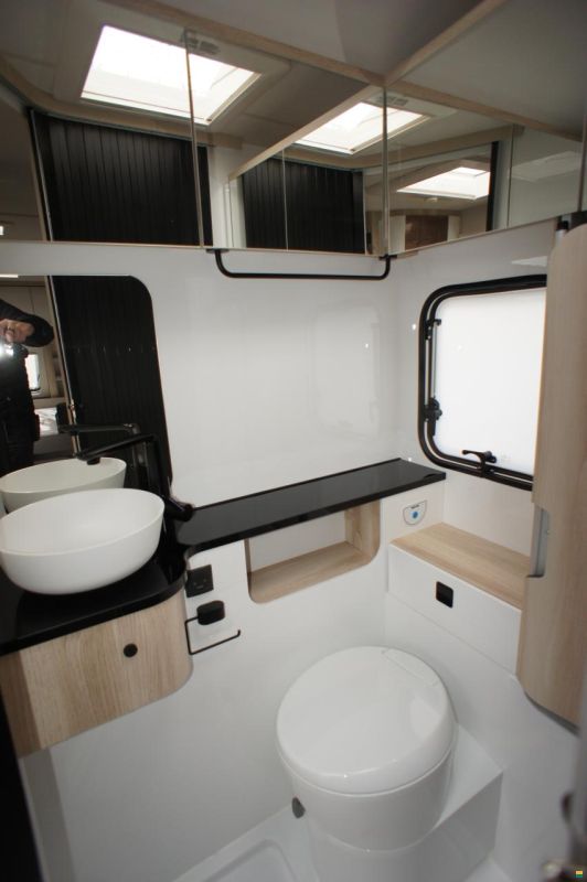 Hobby De Luxe 460 SFf