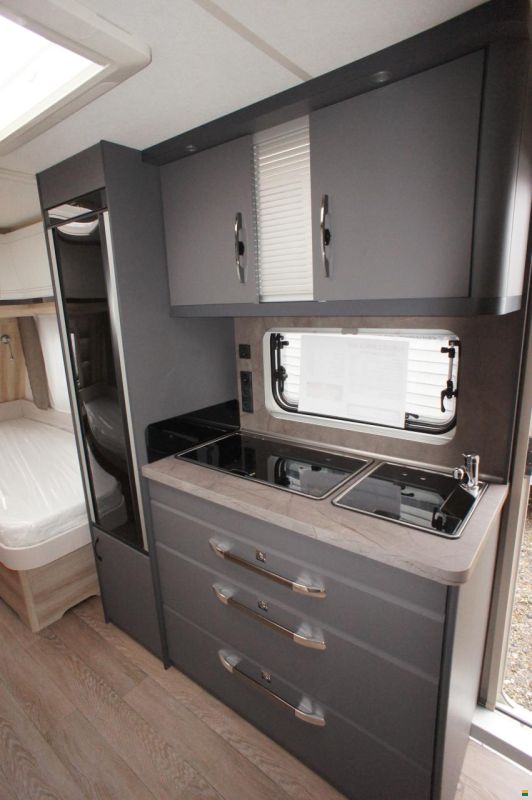 Hobby De Luxe 495 UL