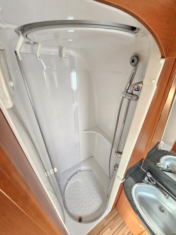 Tabbert Puccini 560 UEB mit Einzelbett, Heckbad!