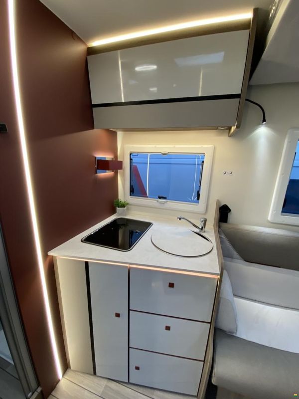 Roller Team Kronos Fit 230 TL, Ford 165PS Automat