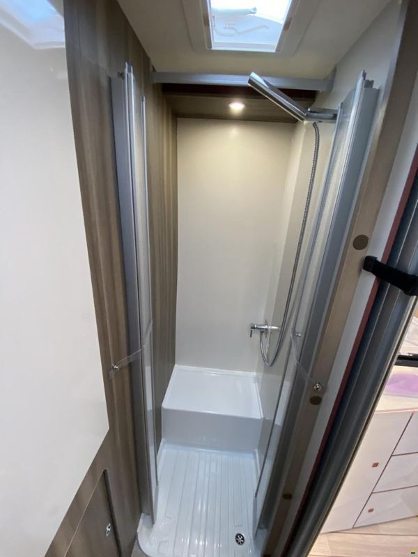 Roller Team Kronos Fit 230 TL, Ford 165PS Automat