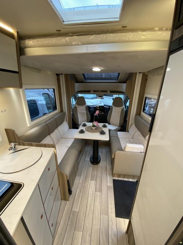 Roller Team Kronos Fit 230 TL, Ford 165PS Automat