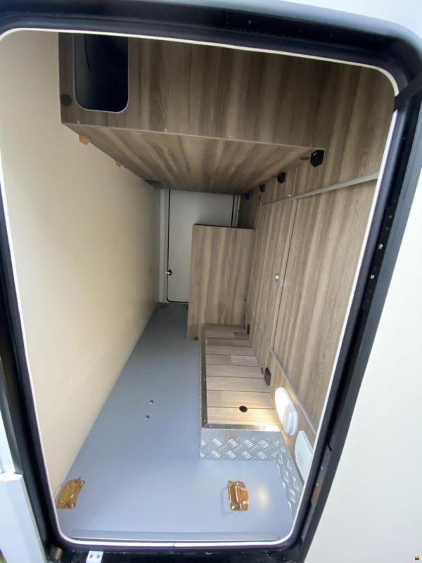 Roller Team Kronos Fit 230 TL, Ford 165PS Automat