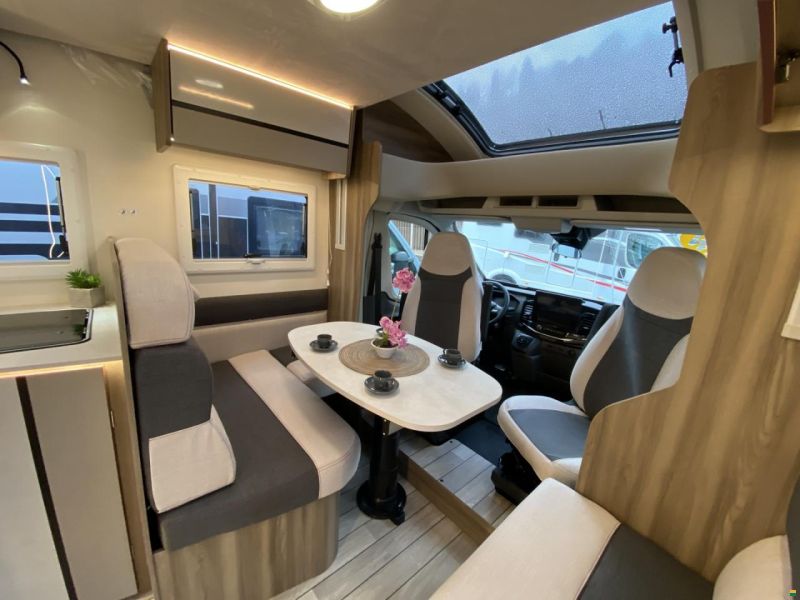 Roller Team Kronos 285 TL, Ford 165PS Automat