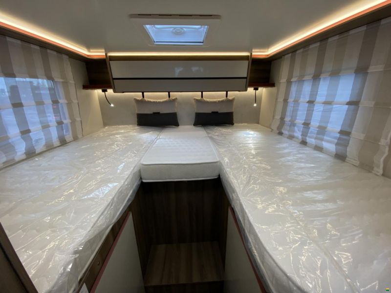 Roller Team Kronos 285 TL, Ford 165PS Automat