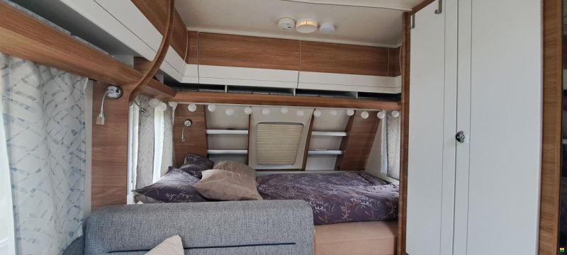 Hobby 490 KMF De Luxe