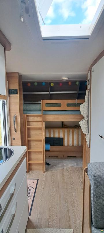 Hobby 490 KMF De Luxe