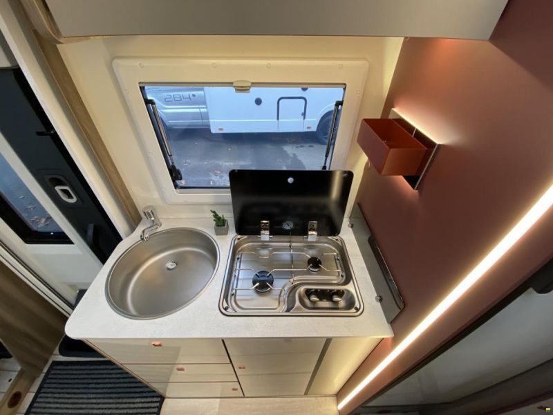 Roller Team Kronos Fit 281 TL, Ford 165PS Automat