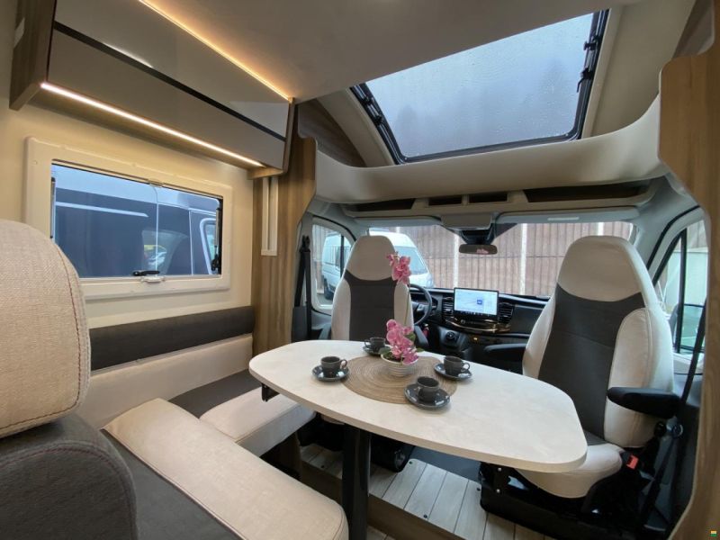 Roller Team Kronos Fit 281 TL, Ford 165PS Automat