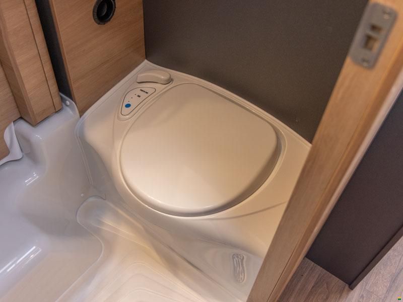 Knaus Live TI 650 MEG Platinum Selection