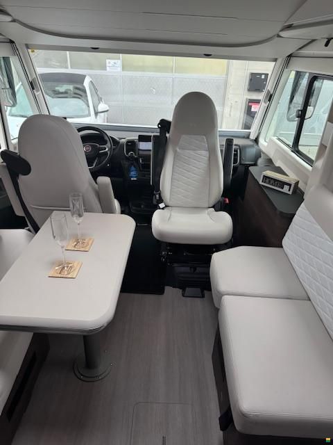 Adria SONIC SUPREME 700 DL