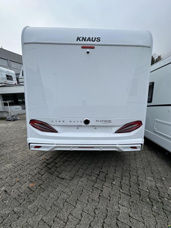Knaus L!VE WAVE PLATINUM SELECTION 700 MEG