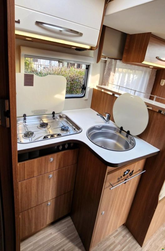 Carado T447 5-Plätzer / Hubbett